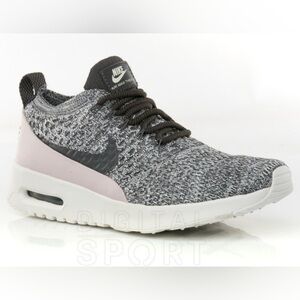 Nike Black and Gray Comfort Sneakers